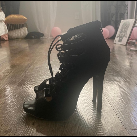 “VIXEN” - Picture 2 of 4